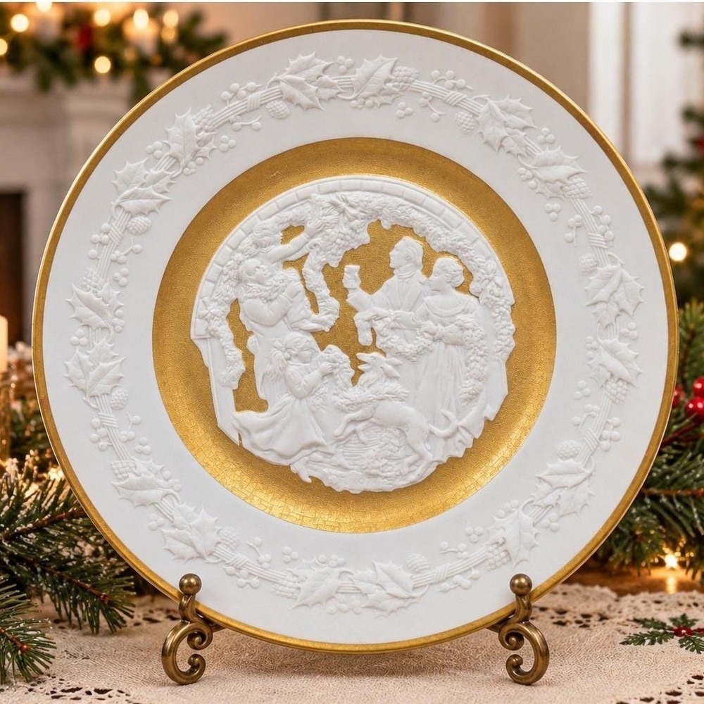 Vintage Christmas Plate Franklin Porcelain 1977 White Gold Deck the Halls COA